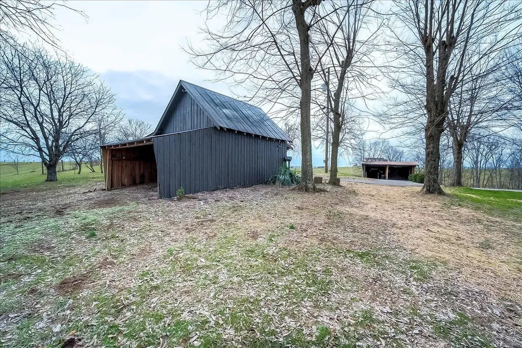 535 Twin Lakes Drive Lancaster KY 40444