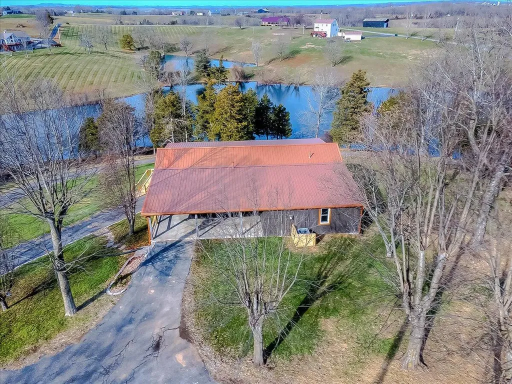 535 Twin Lakes Drive Lancaster KY 40444