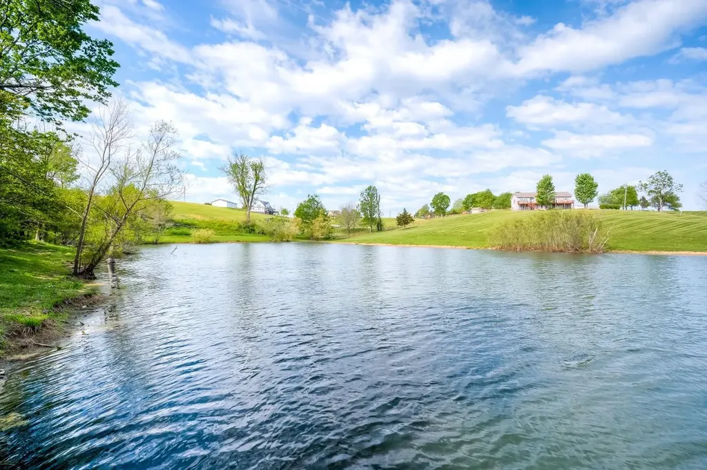 535 Twin Lakes Drive Lancaster KY 40444