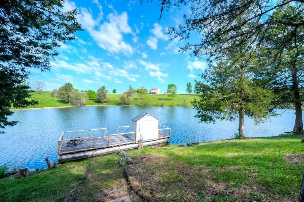 535 Twin Lakes Drive Lancaster KY 40444