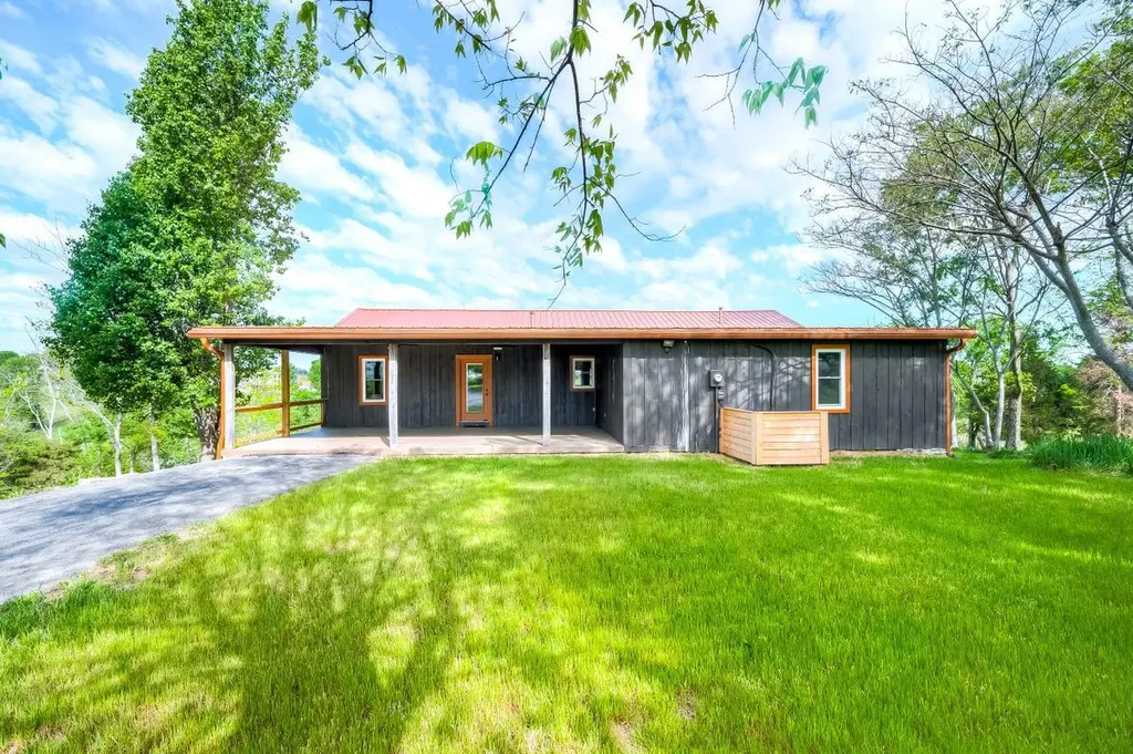 535 Twin Lakes Drive Lancaster KY 40444