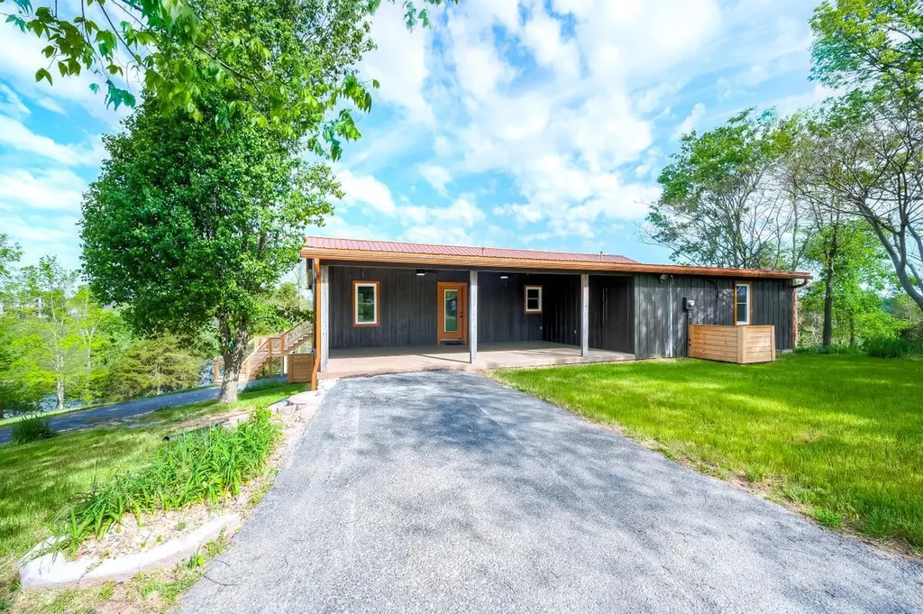 535 Twin Lakes Drive Lancaster KY 40444