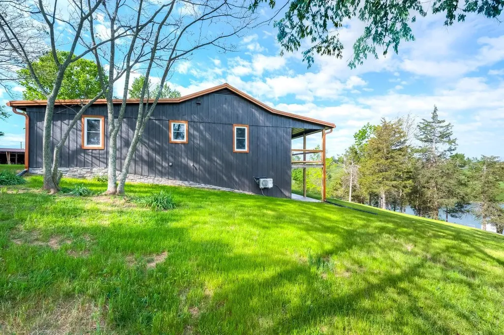535 Twin Lakes Drive Lancaster KY 40444