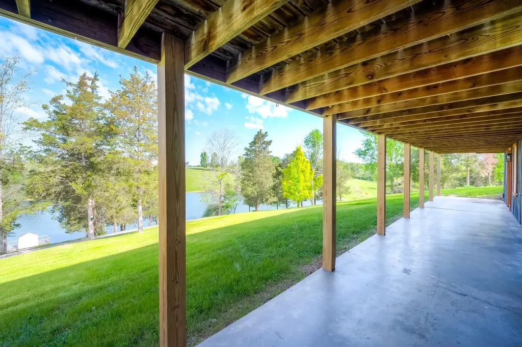 535 Twin Lakes Drive Lancaster KY 40444