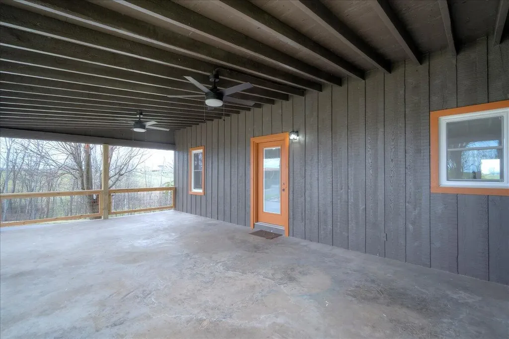 535 Twin Lakes Drive Lancaster KY 40444