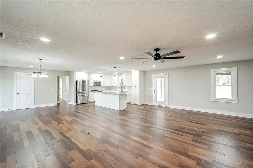 535 Twin Lakes Drive Lancaster KY 40444