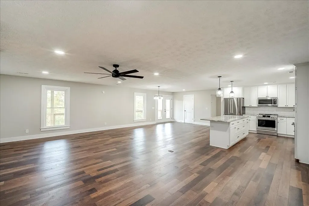 535 Twin Lakes Drive Lancaster KY 40444