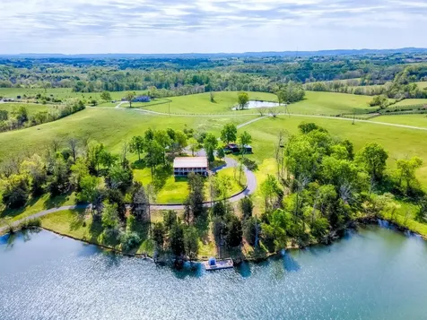 535 Twin Lakes Drive Lancaster KY 40444