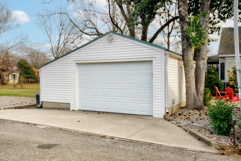 110 E Brashear Avenue Bardstown KY 40004