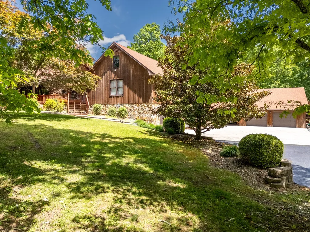 435 Hunters Lane Morehead KY 40351