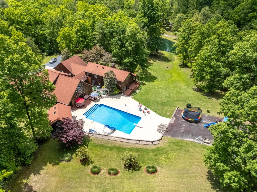 435 Hunters Lane Morehead KY 40351