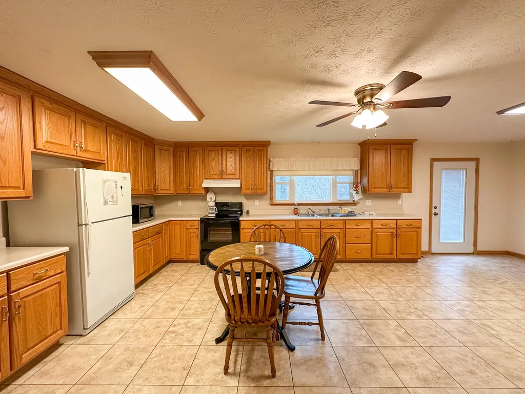 4800 Tom Cat Trail London KY 40741
