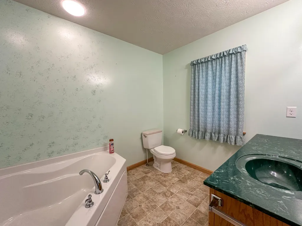 4800 Tom Cat Trail London KY 40741