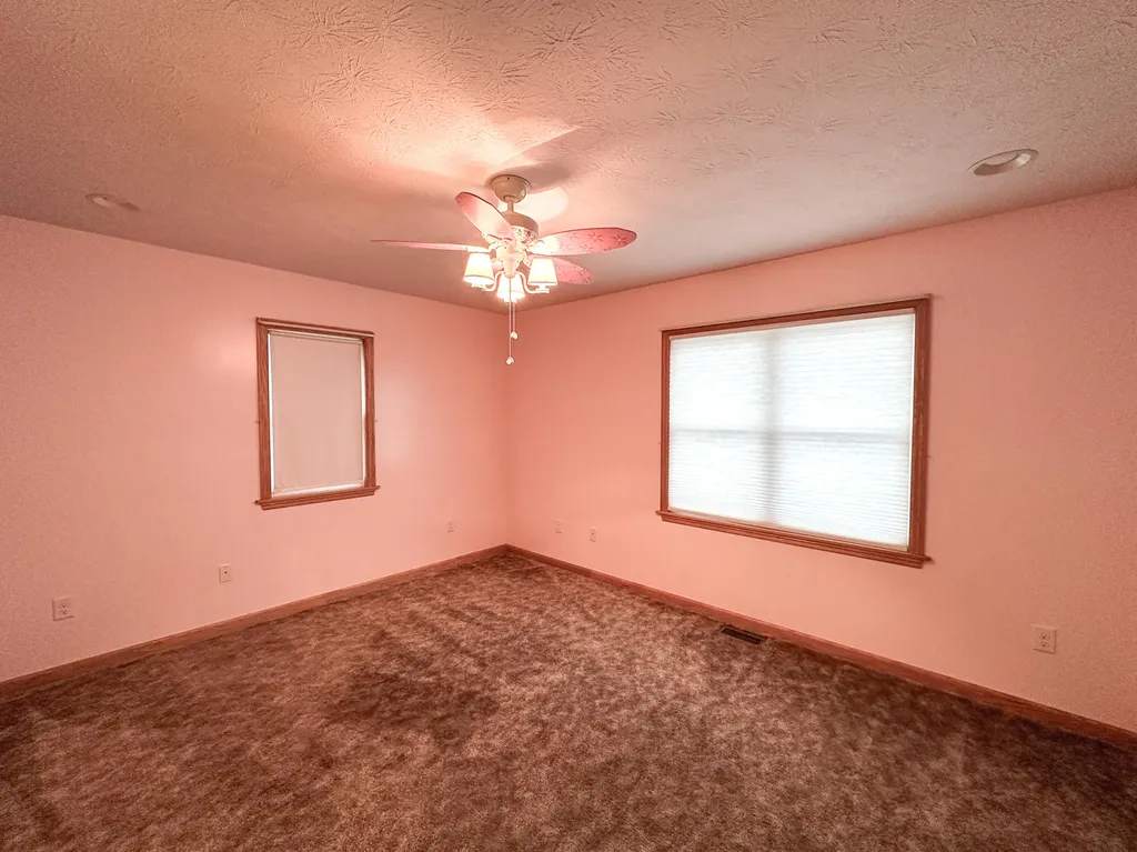 4800 Tom Cat Trail London KY 40741