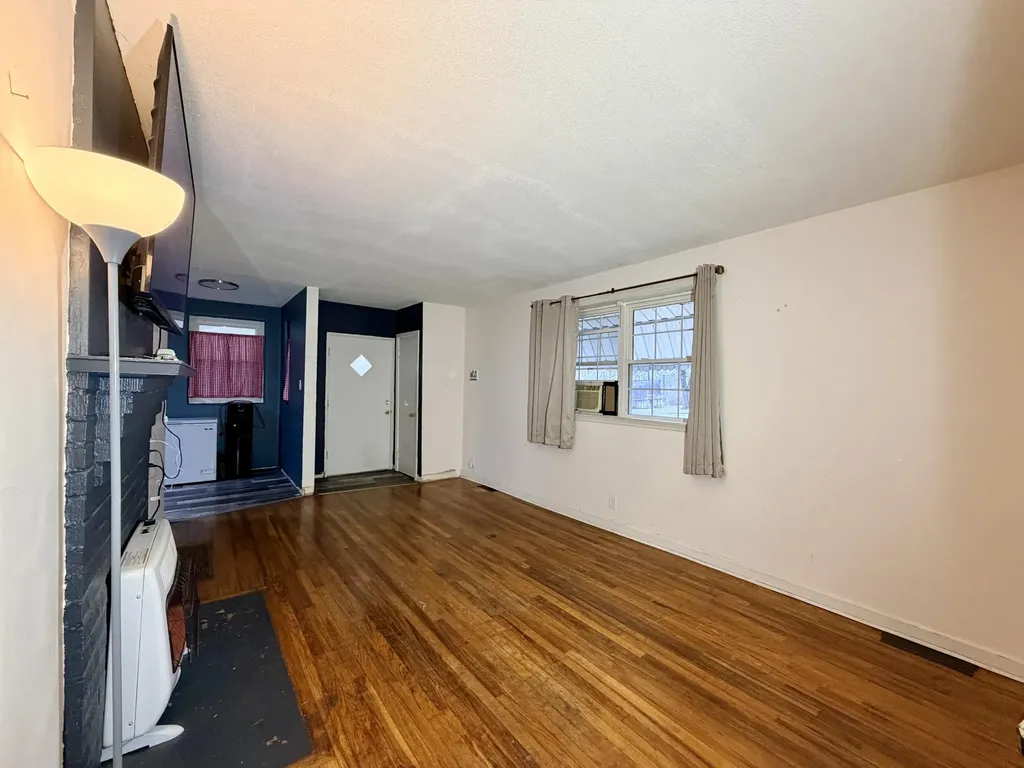 533 Mc Guire Avenue Beattyville KY 41311