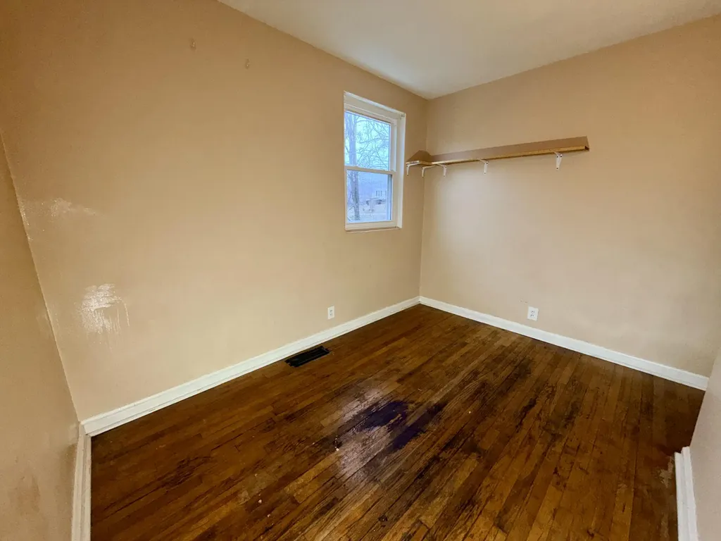 533 Mc Guire Avenue Beattyville KY 41311