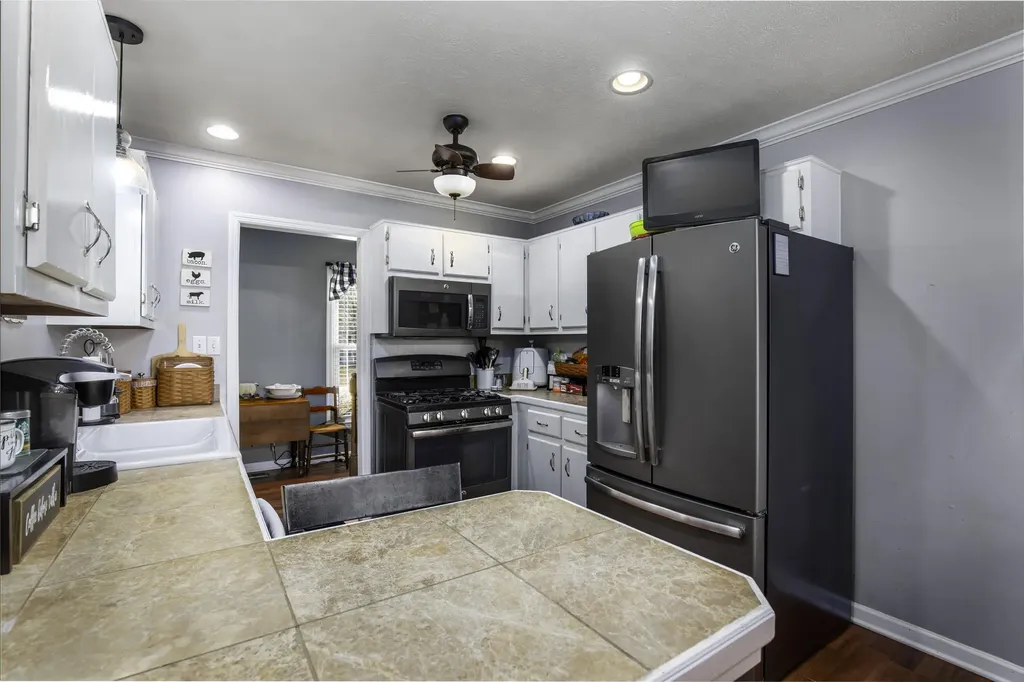 527 Sheffield Drive Versailles KY 40383