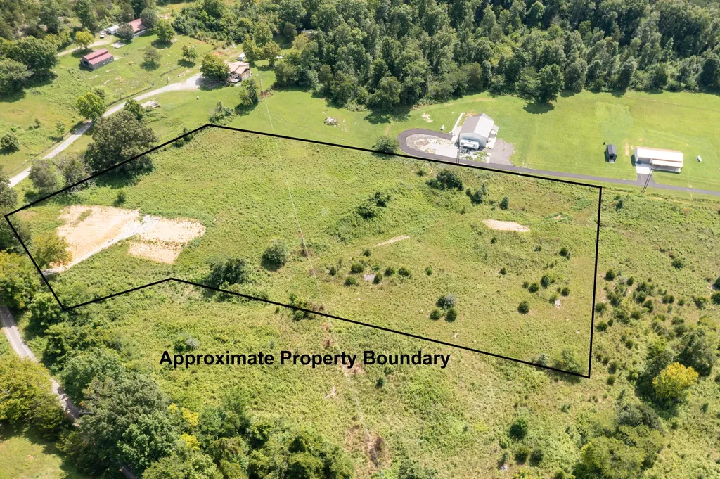 3729 Ky-790. Bear Hollow Road Bronston KY 42518
