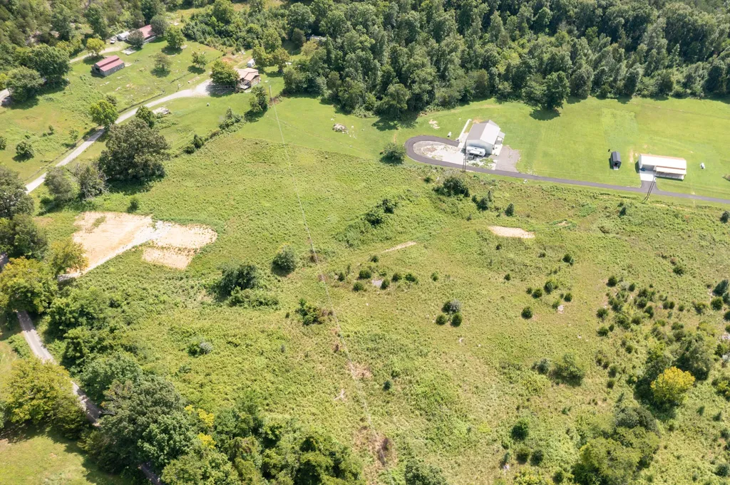3729 Ky-790. Bear Hollow Road Bronston KY 42518