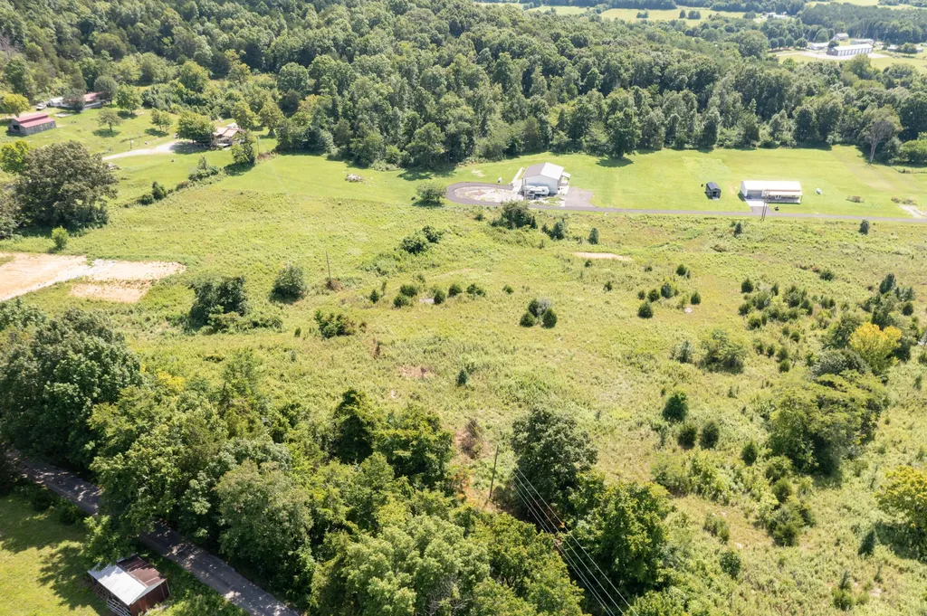 3729 Ky-790. Bear Hollow Road Bronston KY 42518