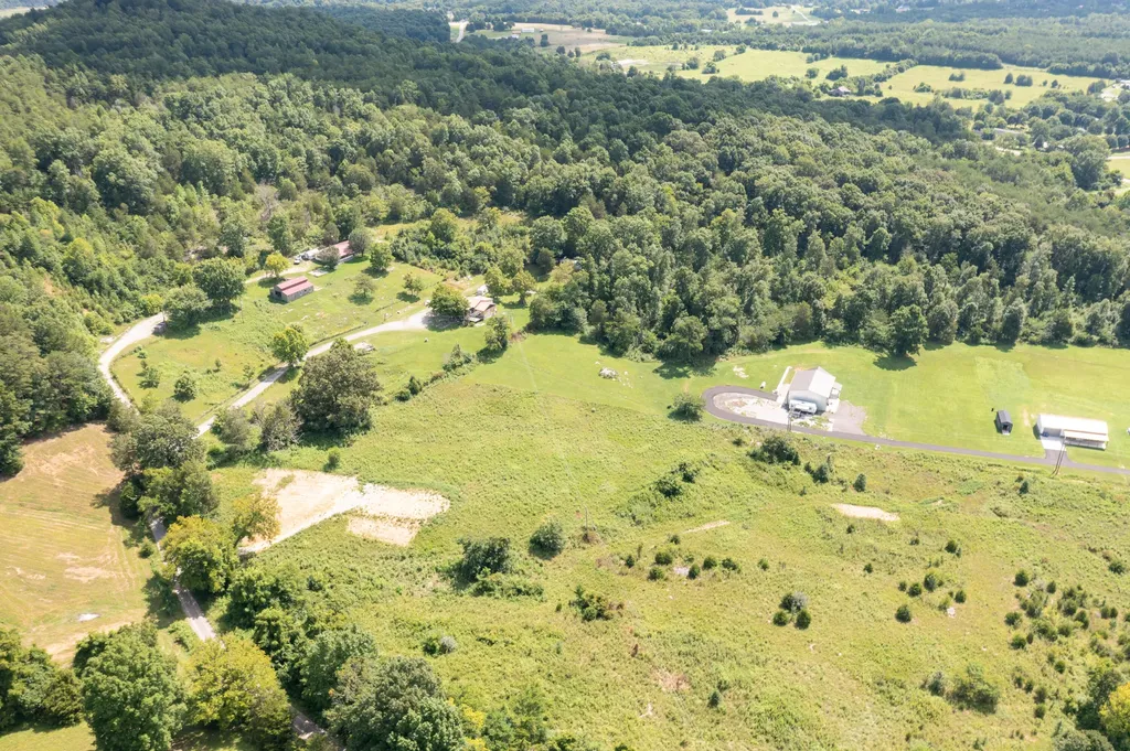 3729 Ky-790. Bear Hollow Road Bronston KY 42518