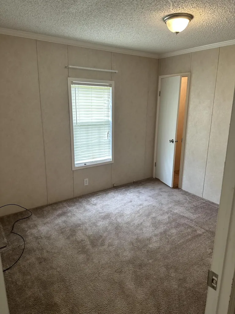 726 Hellard Road Annville KY 40402