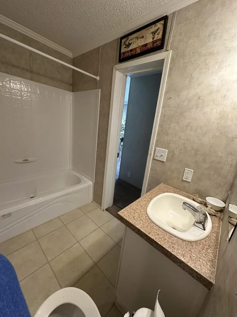 726 Hellard Road Annville KY 40402