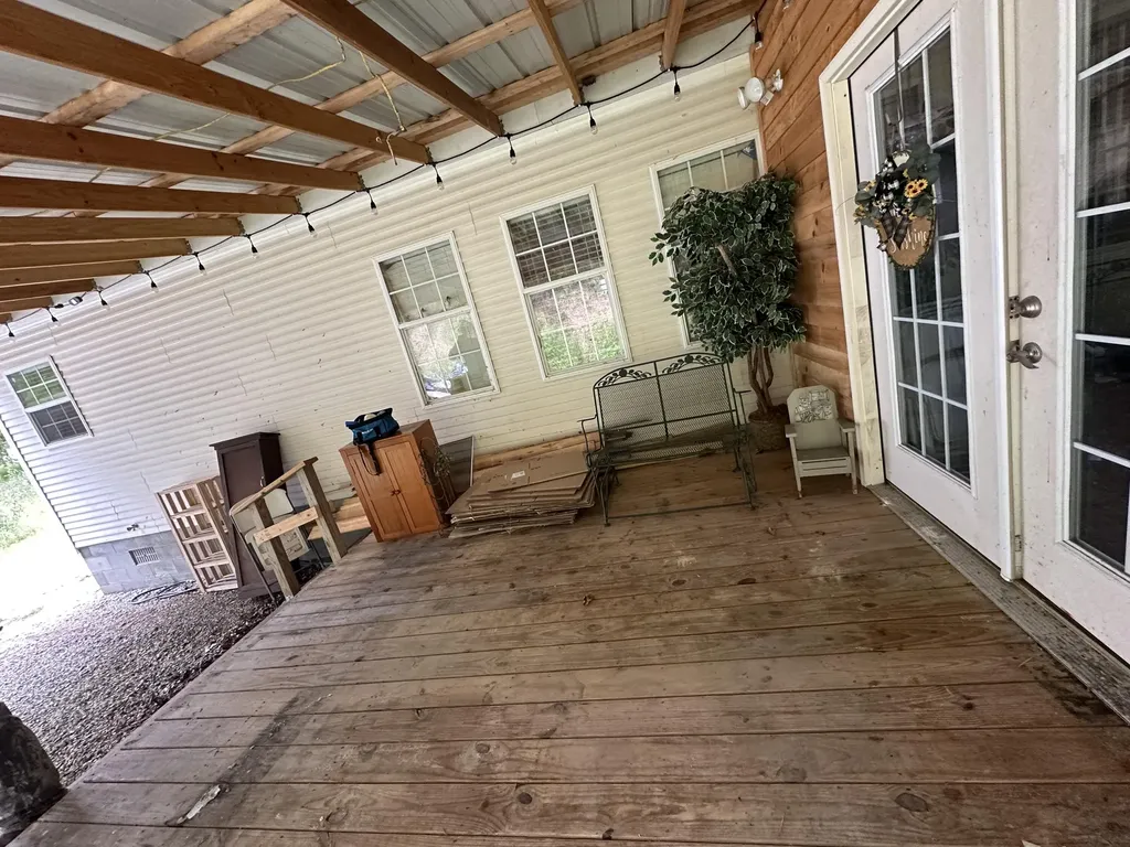 726 Hellard Road Annville KY 40402