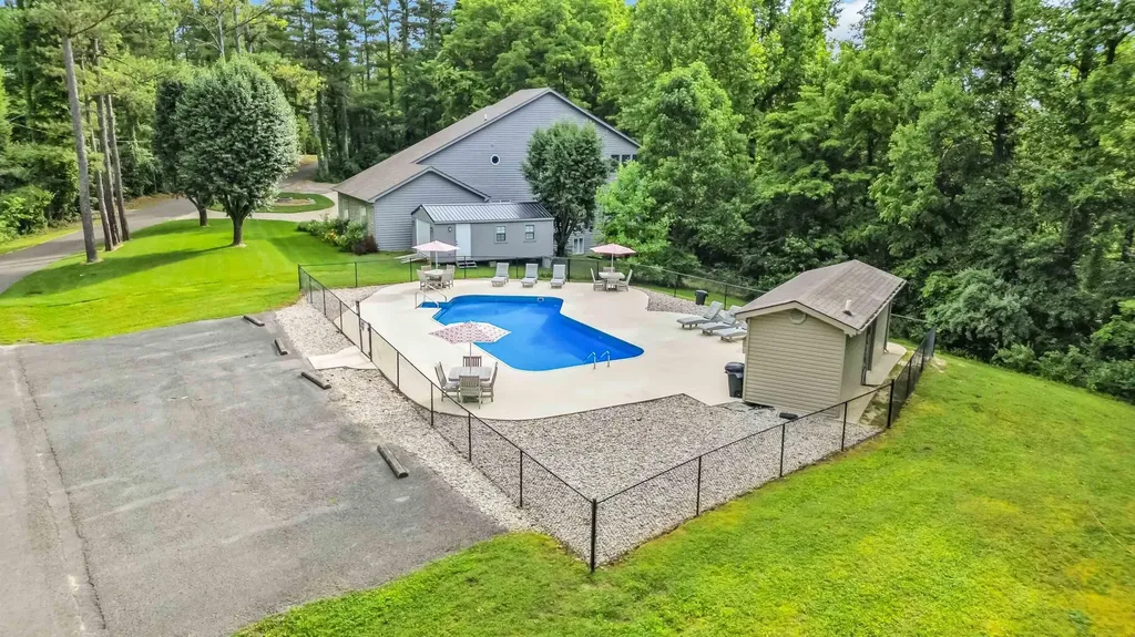 31 Sky View Lane Burnside KY 42519