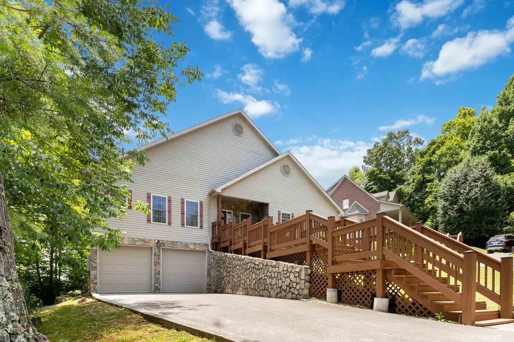 31 Sky View Lane Burnside KY 42519