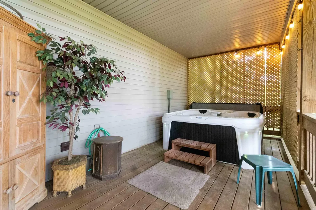 31 Sky View Lane Burnside KY 42519