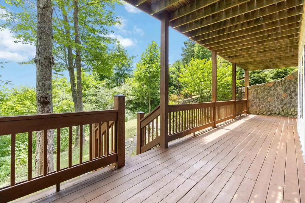 31 Sky View Lane Burnside KY 42519