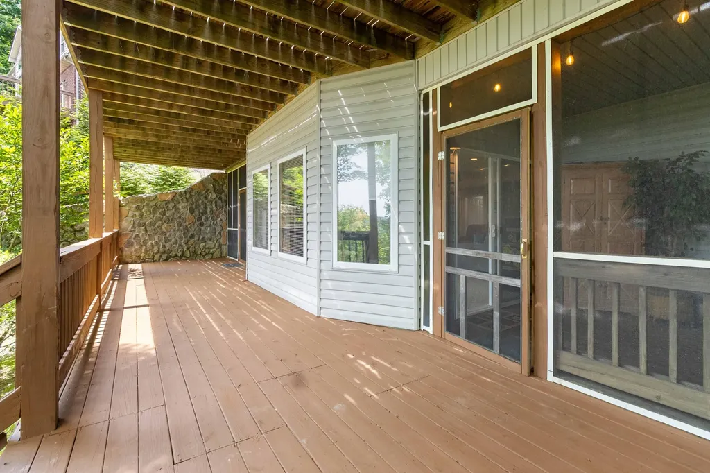 31 Sky View Lane Burnside KY 42519