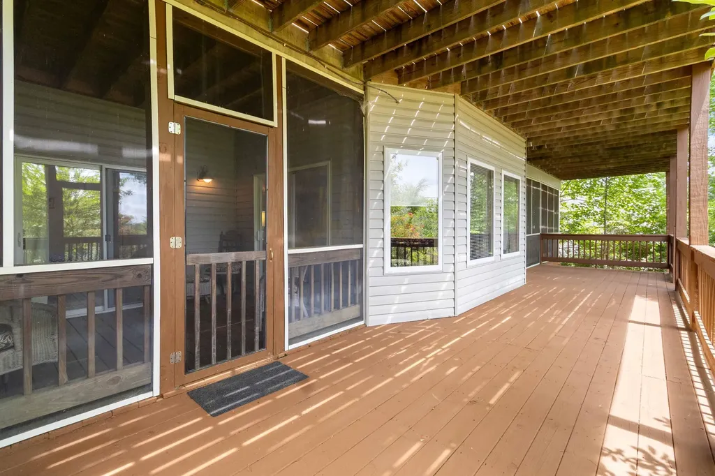 31 Sky View Lane Burnside KY 42519
