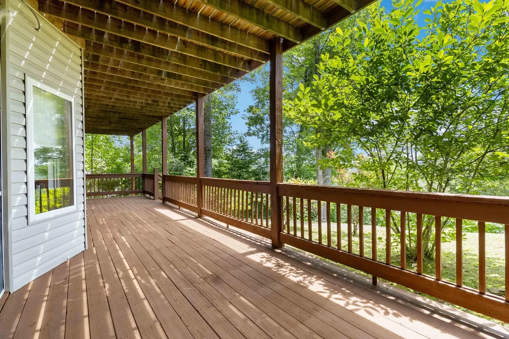 31 Sky View Lane Burnside KY 42519