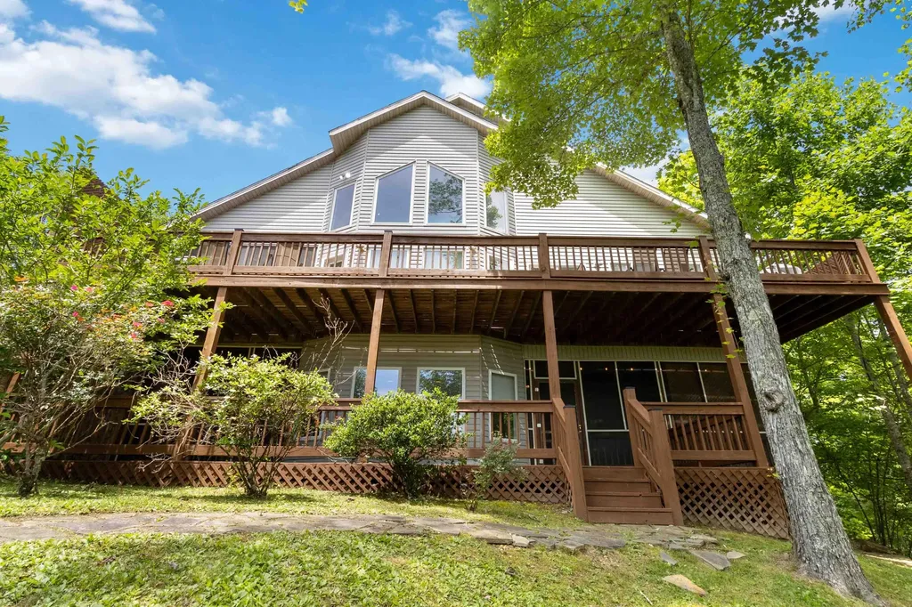 31 Sky View Lane Burnside KY 42519