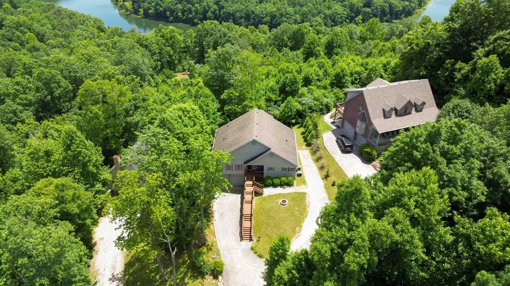 31 Sky View Lane Burnside KY 42519
