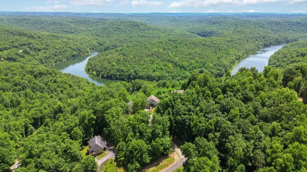 31 Sky View Lane Burnside KY 42519