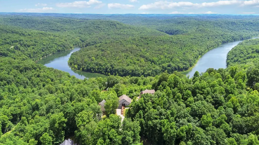 31 Sky View Lane Burnside KY 42519