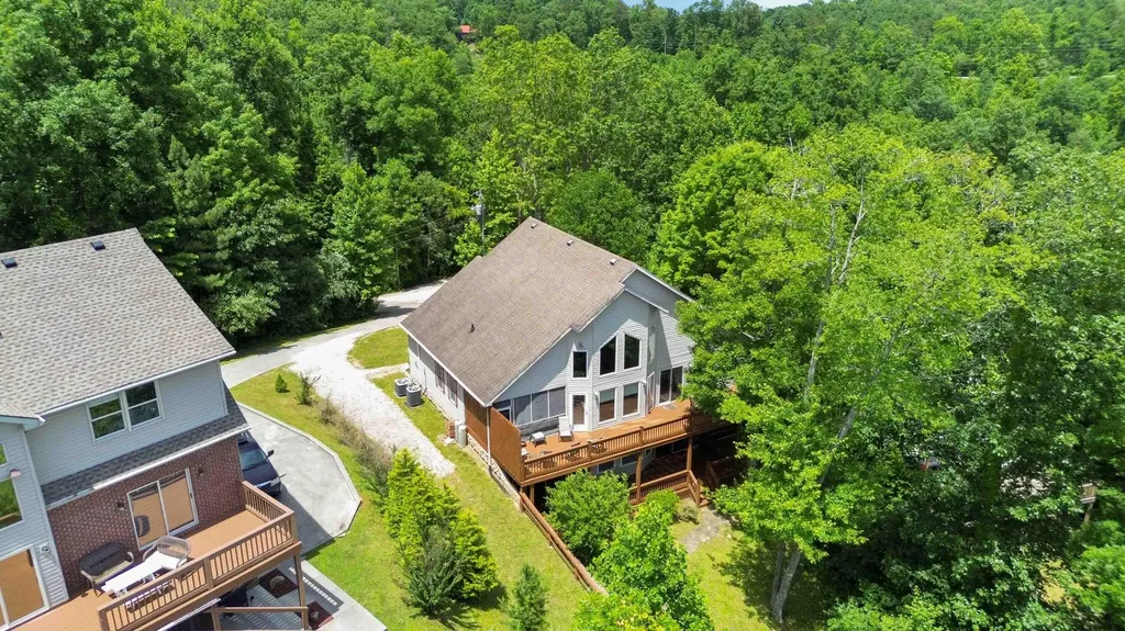 31 Sky View Lane Burnside KY 42519