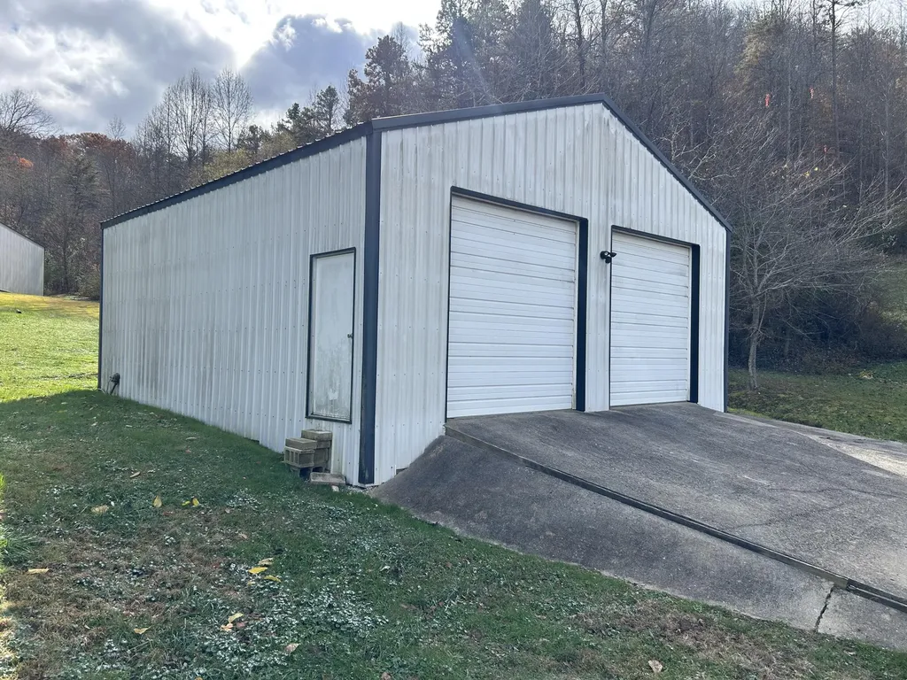 319 Highway 472 Highway Manchester KY 40962