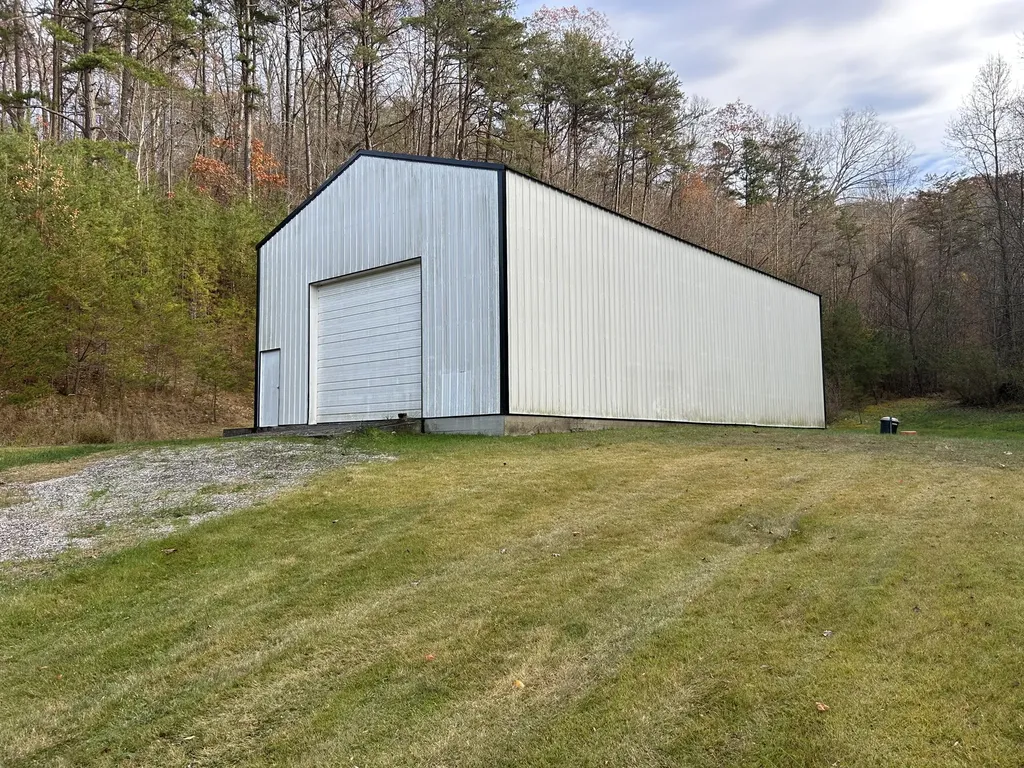 319 Highway 472 Highway Manchester KY 40962