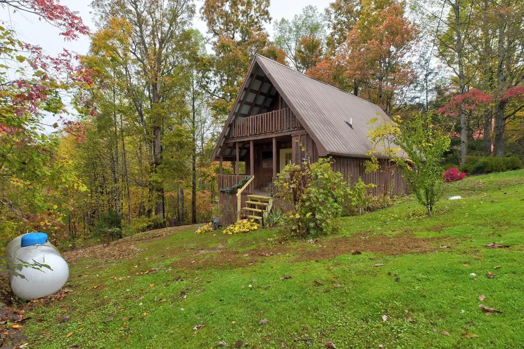 178 Sleepy Hollow Road Wellington KY 40387