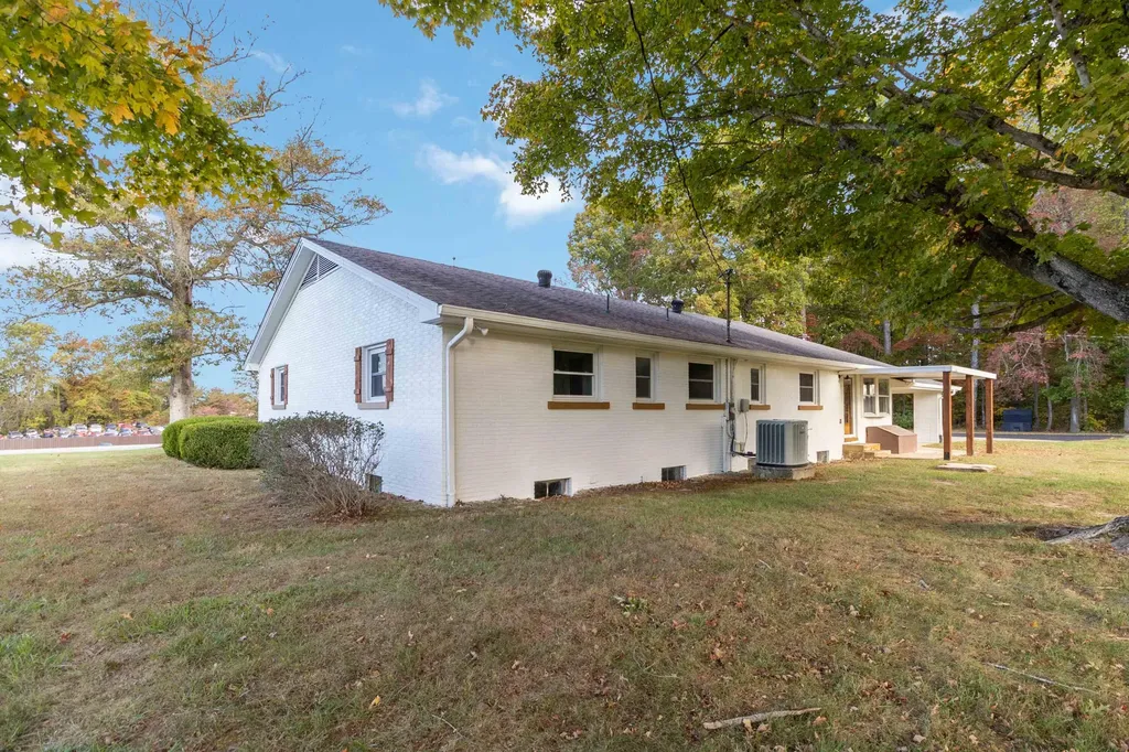 1036 North Highway 127 Russell Springs KY 42642