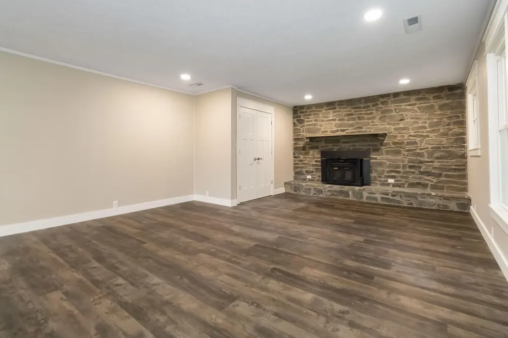 1036 North Highway 127 Russell Springs KY 42642