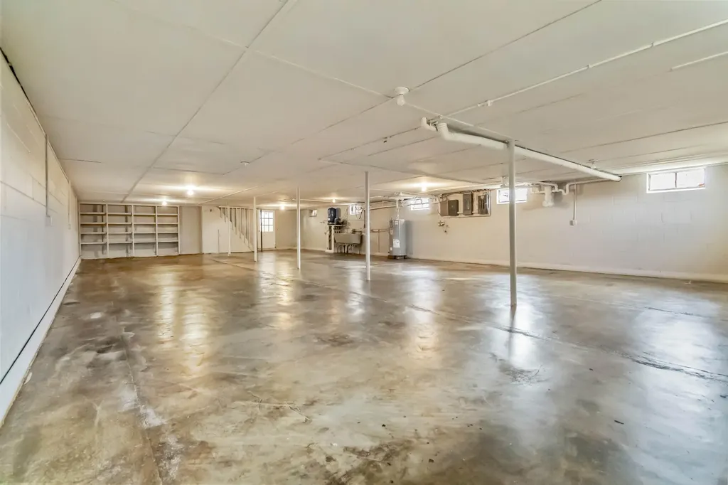 1036 North Highway 127 Russell Springs KY 42642