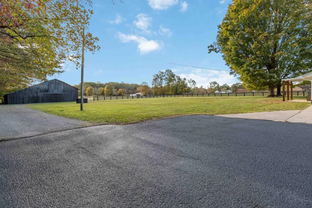 1036 North Highway 127 Russell Springs KY 42642