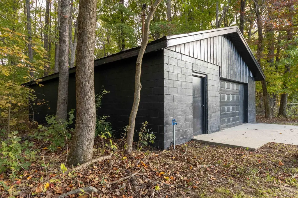1036 North Highway 127 Russell Springs KY 42642