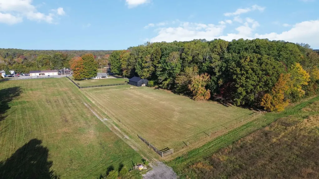 1036 North Highway 127 Russell Springs KY 42642