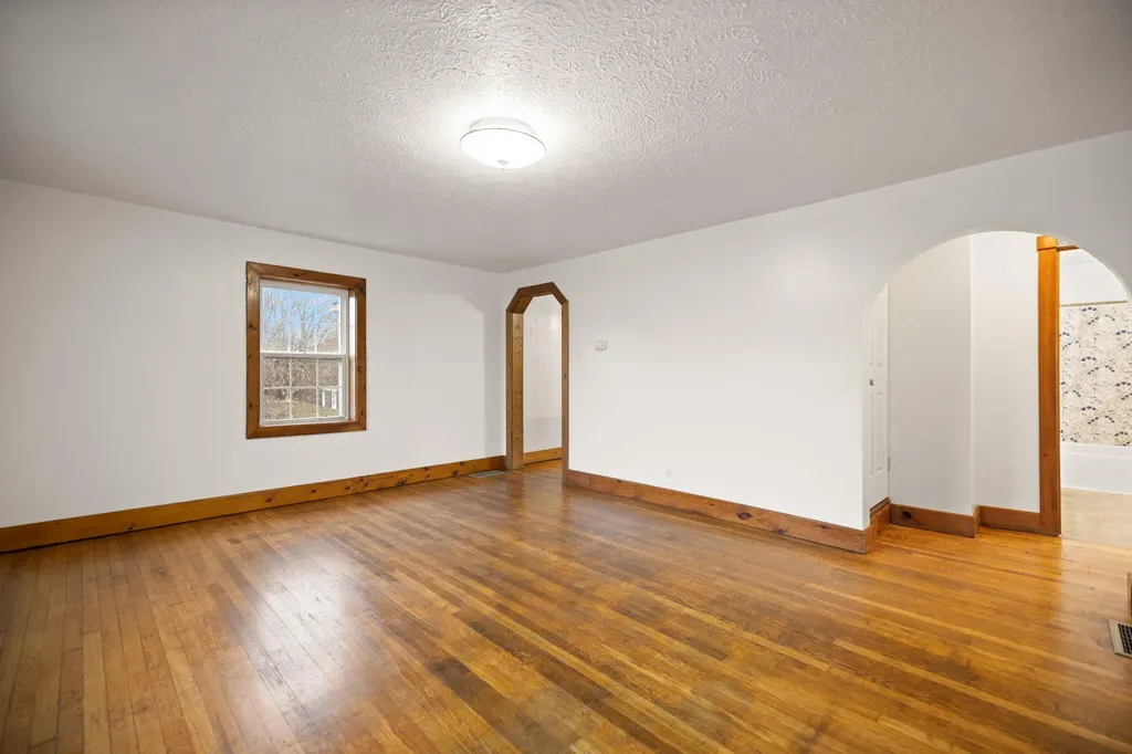 2435 N Laurel Road London KY 40741